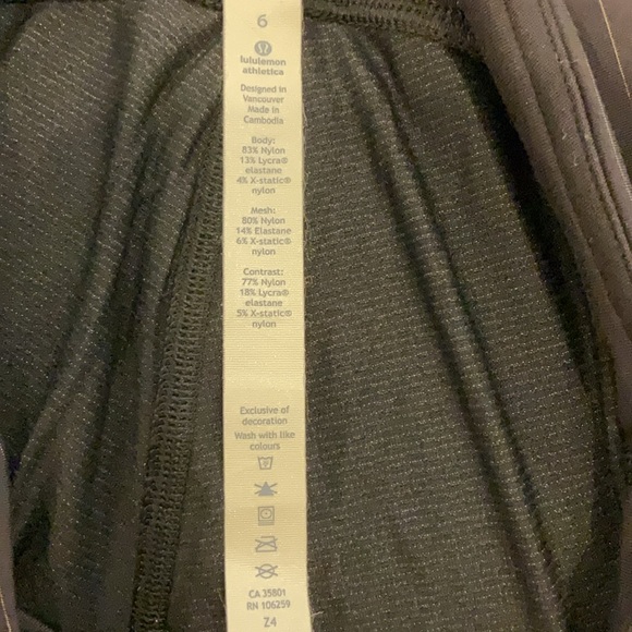 Lululemon Women’s Leggings Black Pinstripes SZ 6 Pre-owned - Picture 5 of 6